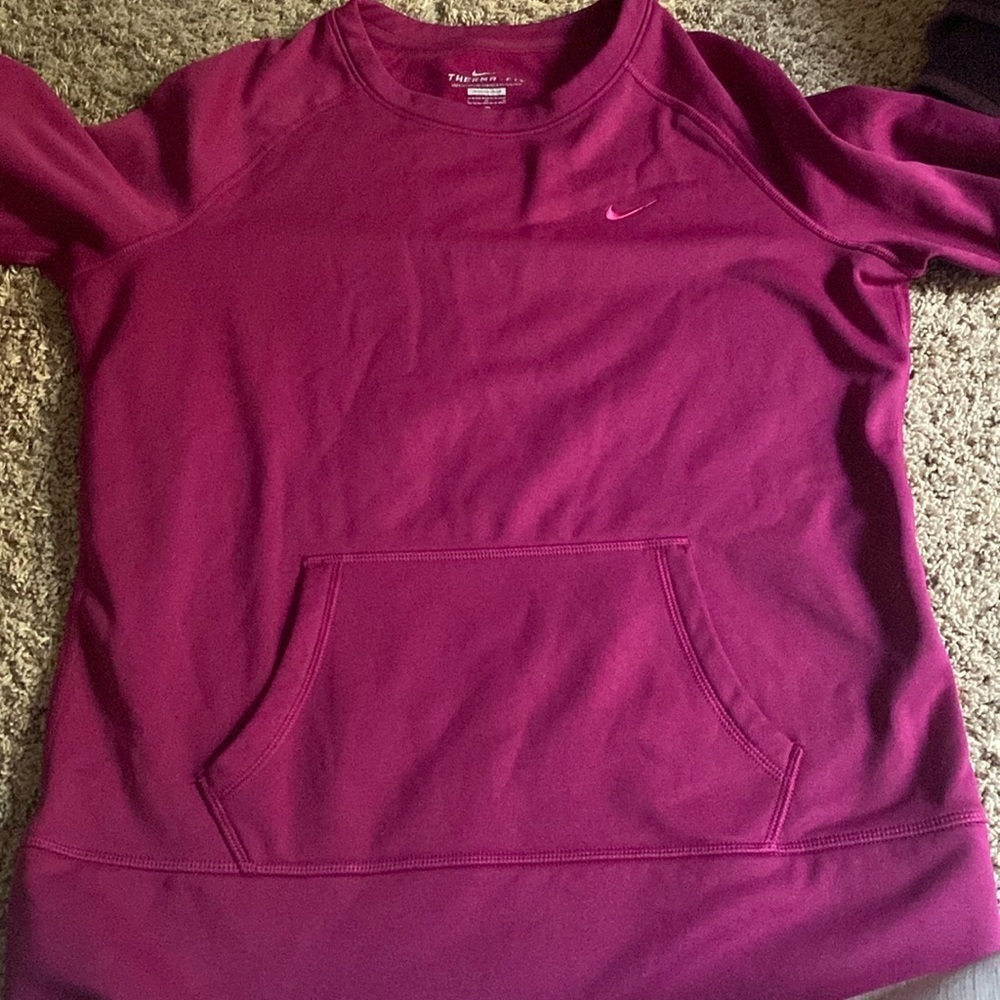 Nike therma-fit pouch pocket and thumb gloved sleeves size L